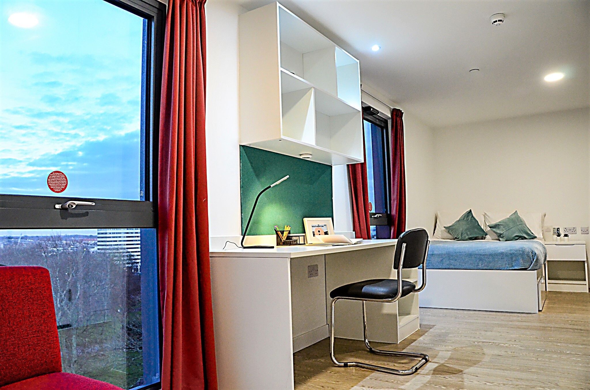Studio Gold Plus - City View